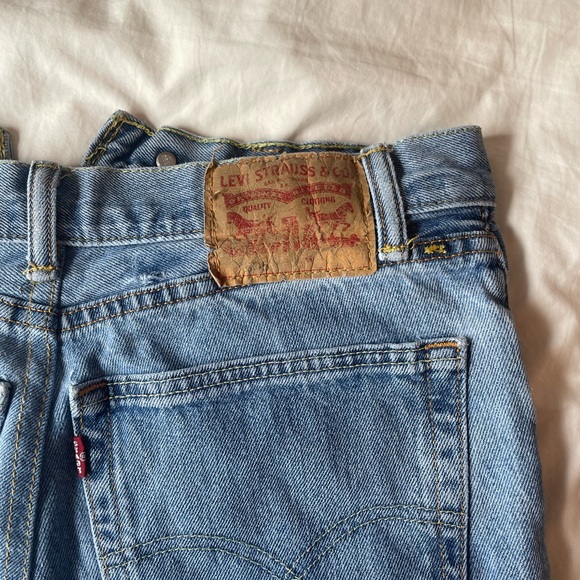 Levi’s jean shorts - Picture 4 of 5